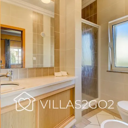 Grace - 5 Bedroom With Swimming Pool Вилла Албуфейра