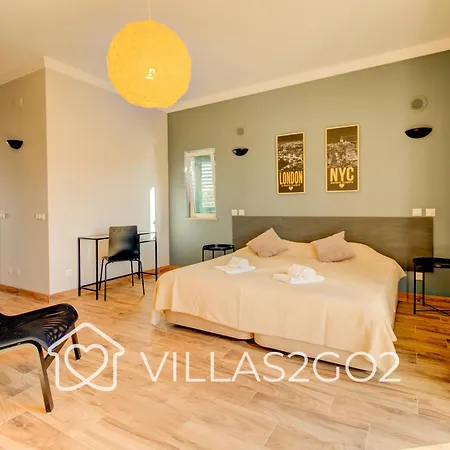 Grace - 5 Bedroom With Swimming Pool Вилла Албуфейра