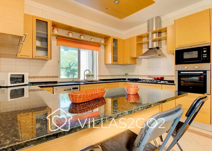 Villa Grace - 5 Bedroom With Swimming Pool